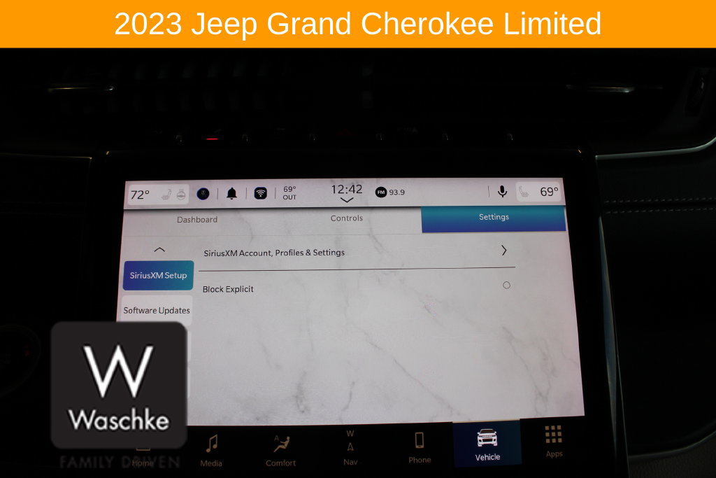 Used 2023 Jeep Grand Cherokee Limited w/ Trailer Tow Prep Group (B) AWD/4WD image 63