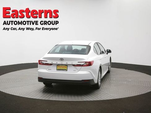 Used 2025 Toyota Camry LE FWD image 39