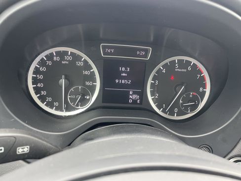 Used 2018 INFINITI QX30 Premium w/ Cargo Package image 9