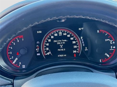 Used 2022 Dodge Durango SXT image 11