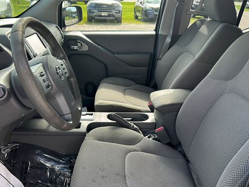 Used 2019 Nissan Frontier SV AWD/4WD image 9