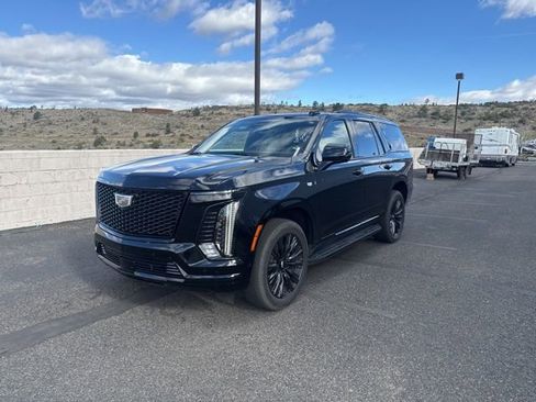 Used 2025 Cadillac Escalade Sport w/ LPO, ONYX Package image 4