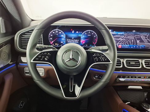 Used 2026 Mercedes-Benz GLS 450 4MATIC image 16
