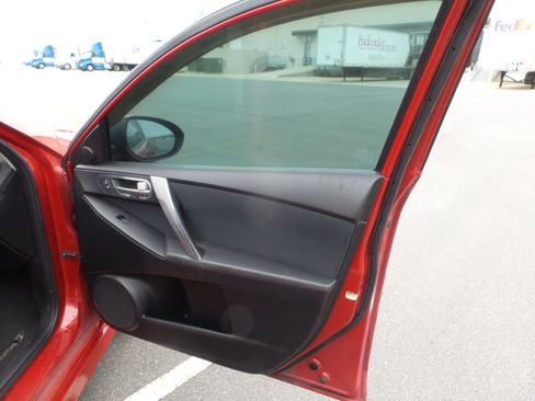 Used 2011 MAZDA MAZDA3 s Sport FWD image 17
