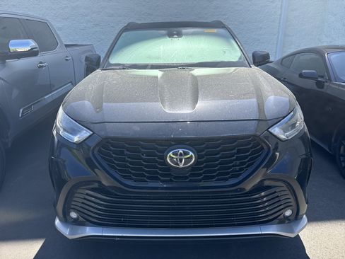 Used 2022 Toyota Highlander XSE image 3