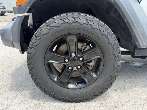 Used 2019 Jeep Wrangler Unlimited Sport AWD/4WD image 9