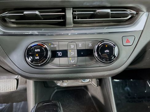 Used 2025 Buick Envista Preferred FWD image 22