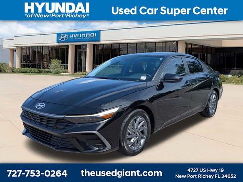 Certified 2024 Hyundai Elantra SEL FWD image 1