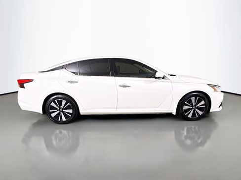 Used 2019 Nissan Altima 2.5 SL FWD image 11