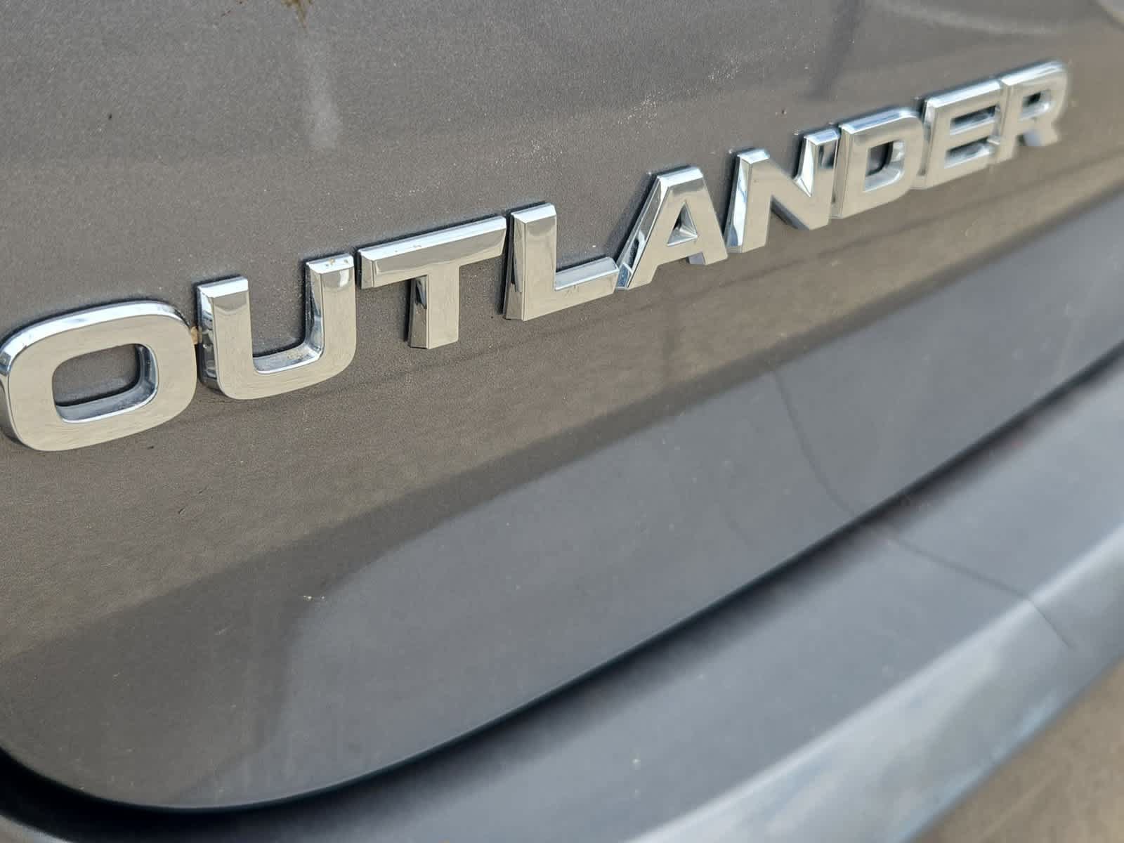 Used 2024 Mitsubishi Outlander SEL FWD image 13