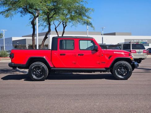 Used 2024 Jeep Gladiator Sport AWD/4WD image 4