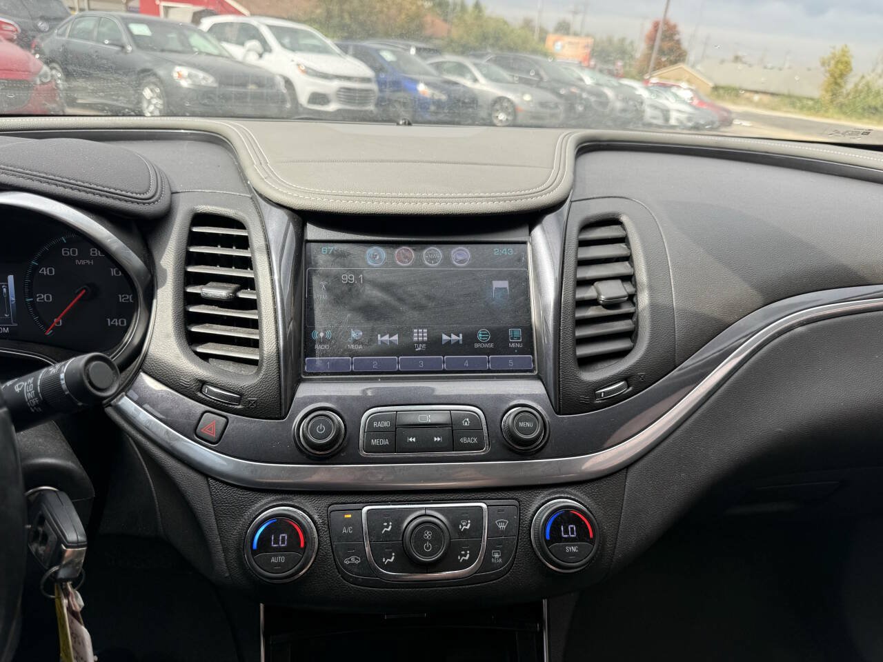 Used 2017 Chevrolet Impala LT FWD image 27