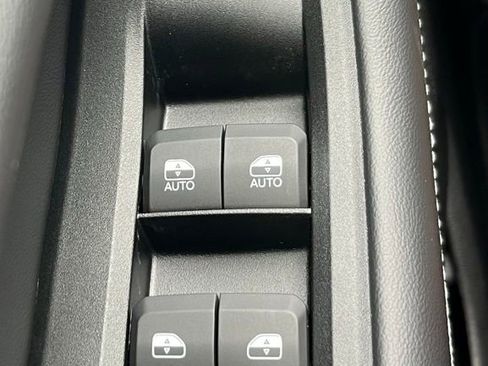 New 2025 Jeep Grand Cherokee L Altitude image 6