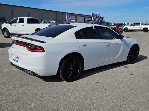 Used 2021 Dodge Charger SXT w/ Blacktop Package image 7