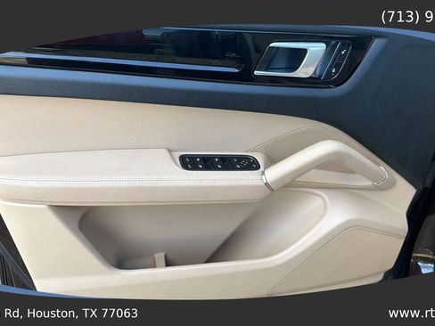 Used 2019 Porsche Cayenne AWD/4WD image 18