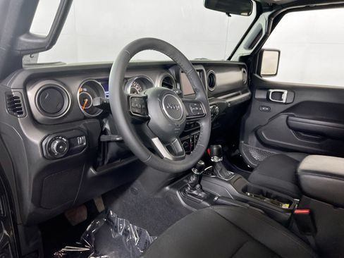 Used 2023 Jeep Wrangler Unlimited Sport AWD/4WD image 9