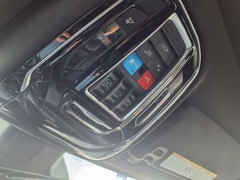 Used 2022 Jeep Grand Cherokee Overland w/ Luxury Tech Group IV image 15