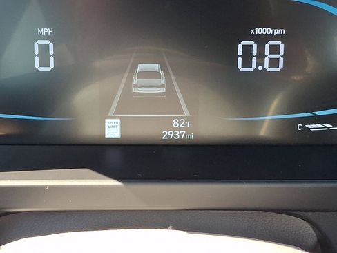 Certified 2025 Hyundai Elantra Sport image 19