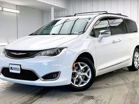 Used 2020 Chrysler Pacifica Limited image 2
