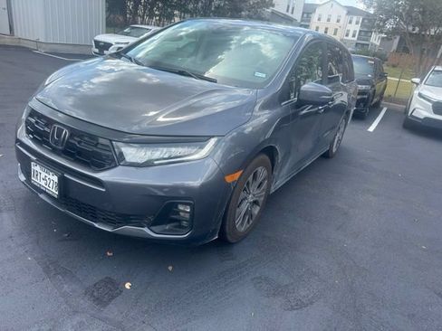 Used 2026 Honda Odyssey Touring image 1