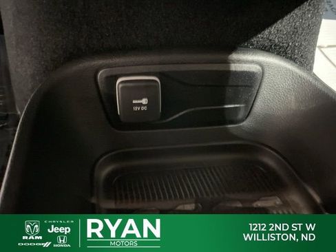 New 2026 Chrysler Pacifica Select image 29