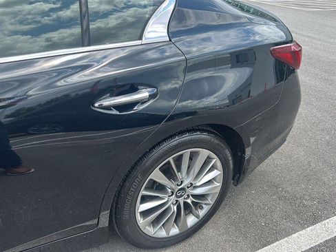 Used 2018 INFINITI Q50 Luxe w/ Cargo Package (L95) AWD/4WD image 4