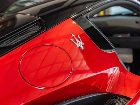 Used 2023 Maserati MC20 Coupe image 19