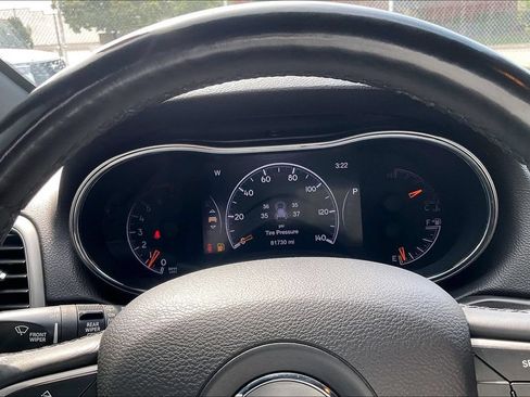 Used 2019 Jeep Grand Cherokee Limited AWD/4WD image 18