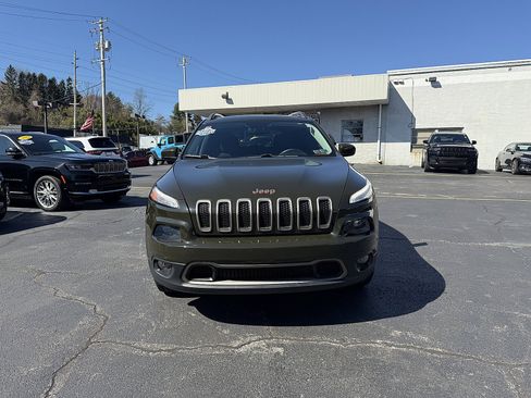 Used 2016 Jeep Cherokee 75th Anniversary image 3