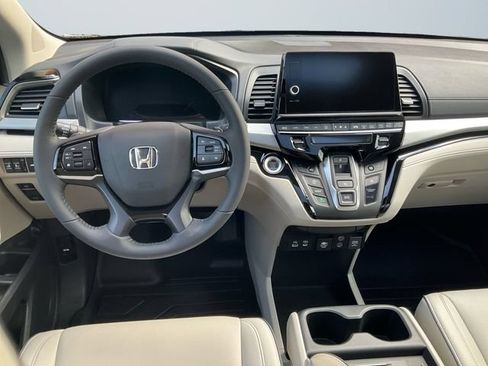 Used 2026 Honda Odyssey Touring image 10