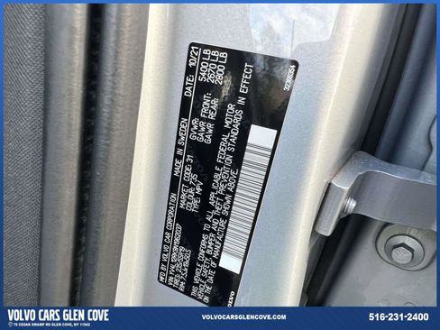 Used 2022 Volvo XC60 B5 Momentum w/ Climate Package image 18