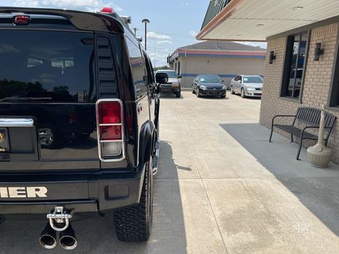 Used 2005 HUMMER H2 w/ Preferred Equipment Group AWD/4WD image 11