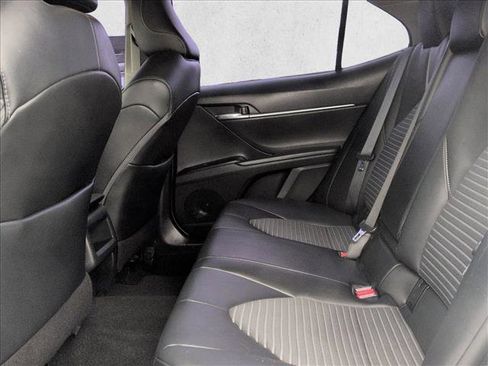 Used 2021 Toyota Camry SE w/ Carpet Mat Package (TMS) image 18