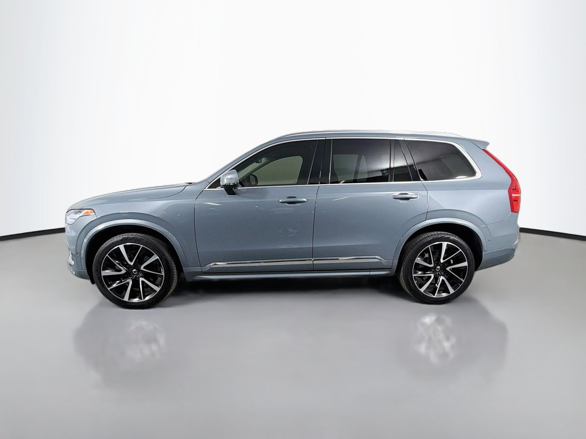 Used 2023 Volvo XC90 B6 Plus w/ Protection Package Premier AWD/4WD image 9
