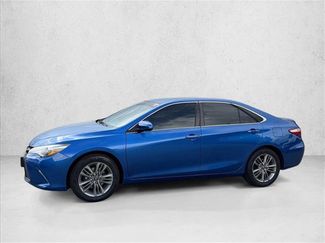Used 2017 Toyota Camry SE FWD video 4