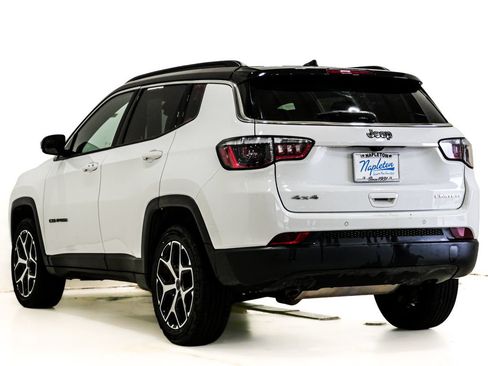 Used 2025 Jeep Compass Limited AWD/4WD image 8