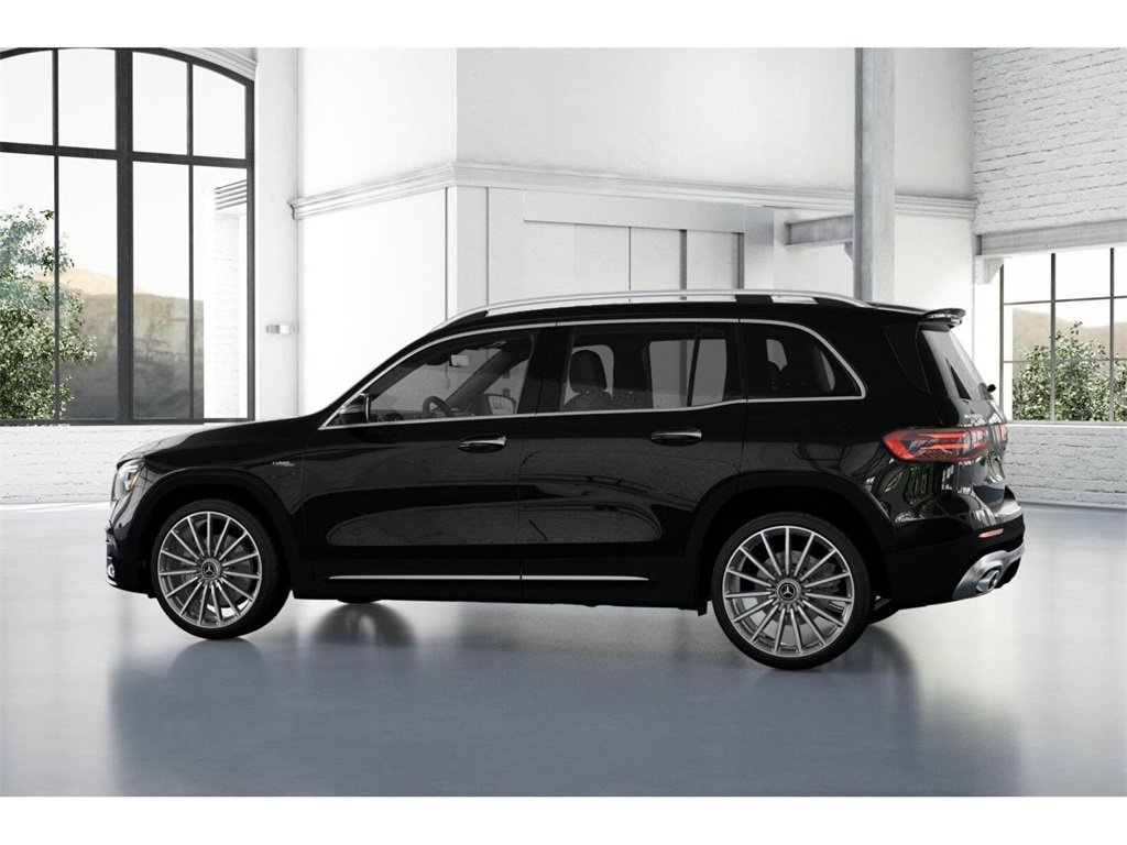 Used 2024 Mercedes-Benz GLB 35 AMG 4MATIC image 32