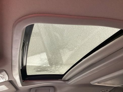 Used 2017 Toyota Sienna Limited Premium image 13