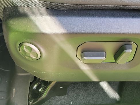 New 2025 Jeep Wrangler Unlimited Rubicon w/ Technology Group image 10