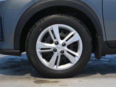 New 2025 Nissan Kicks Play S FWD image 19