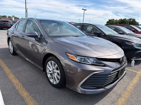 Used 2023 Toyota Camry LE FWD image 2