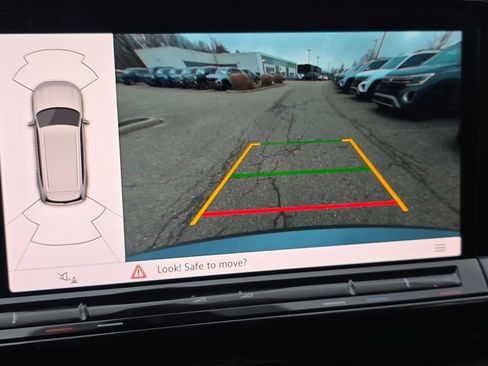 New 2024 Volkswagen Atlas SE image 4