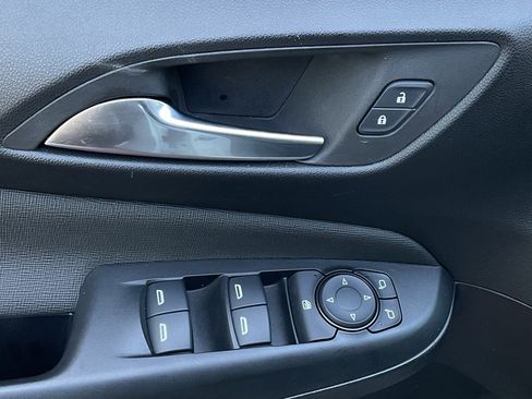 Used 2025 Buick Envista Preferred image 12