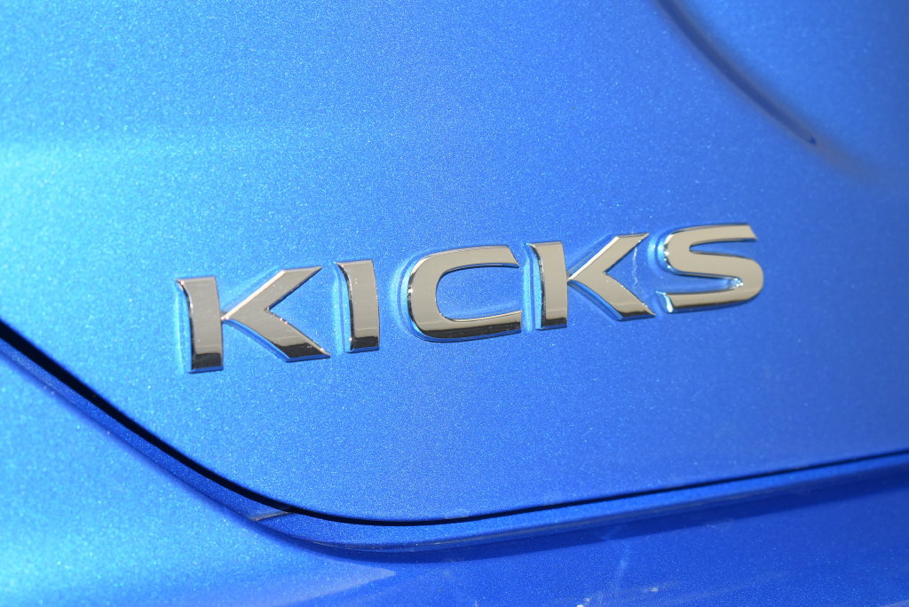 Used 2024 Nissan Kicks S FWD image 9