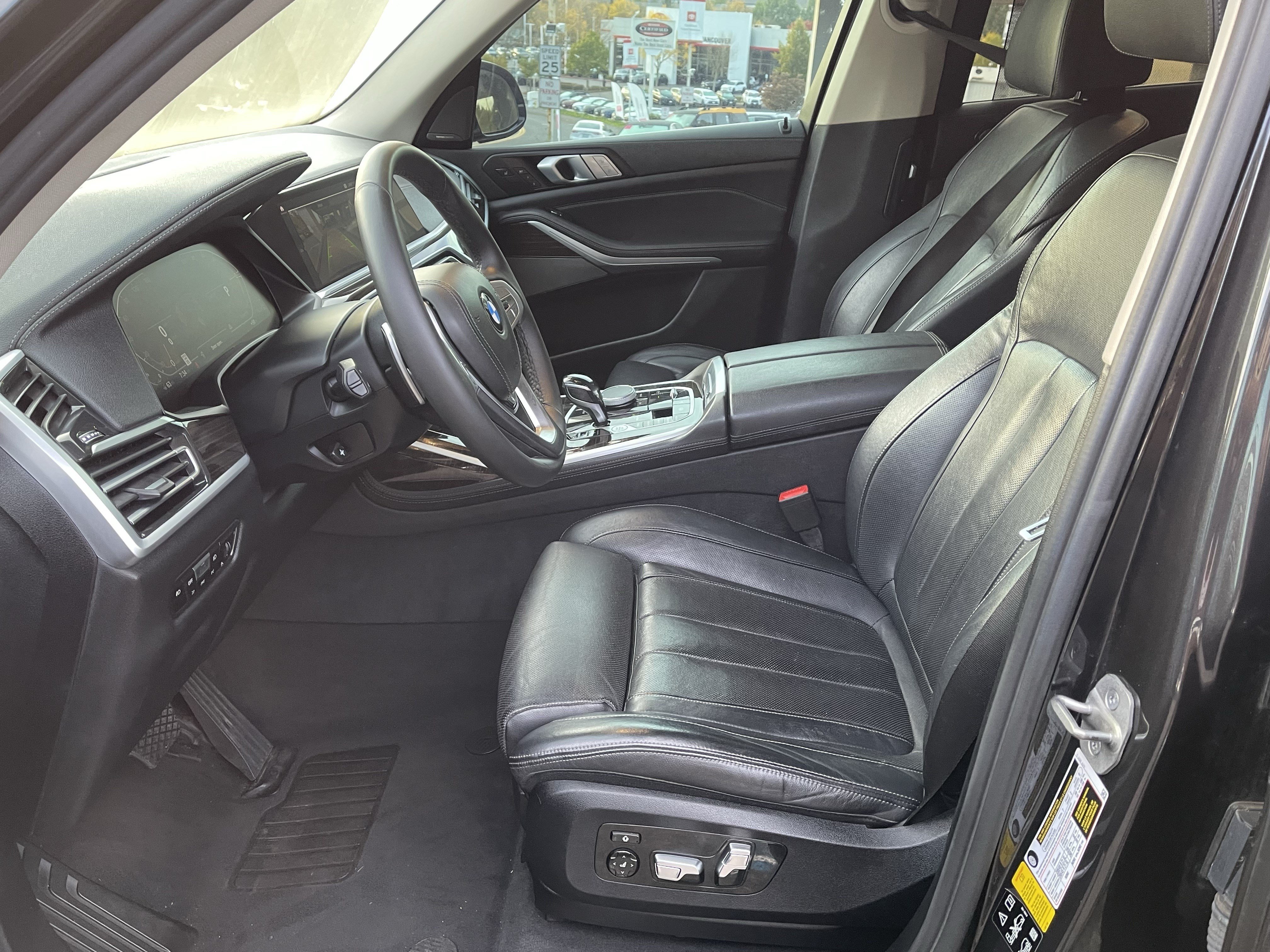 Used 2021 BMW X7 xDrive40i w/ Premium Package AWD/4WD image 11