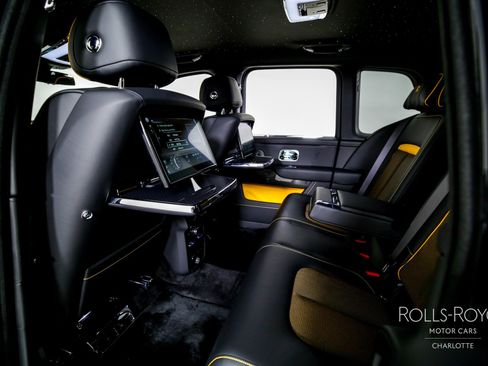 Certified 2024 Rolls-Royce Cullinan Black Badge w/ Dark Exterior Package AWD/4WD image 19