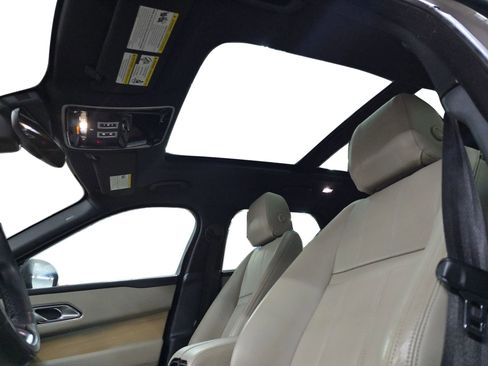 Used 2018 Land Rover Range Rover Velar R-Dynamic SE image 21