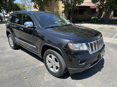 Used 2013 Jeep Grand Cherokee Limited image 3