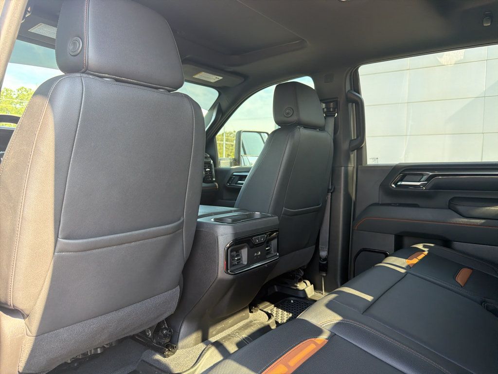 Used 2024 GMC Sierra 2500 AT4 w/ AT4 Premium Plus Package AWD/4WD image 13