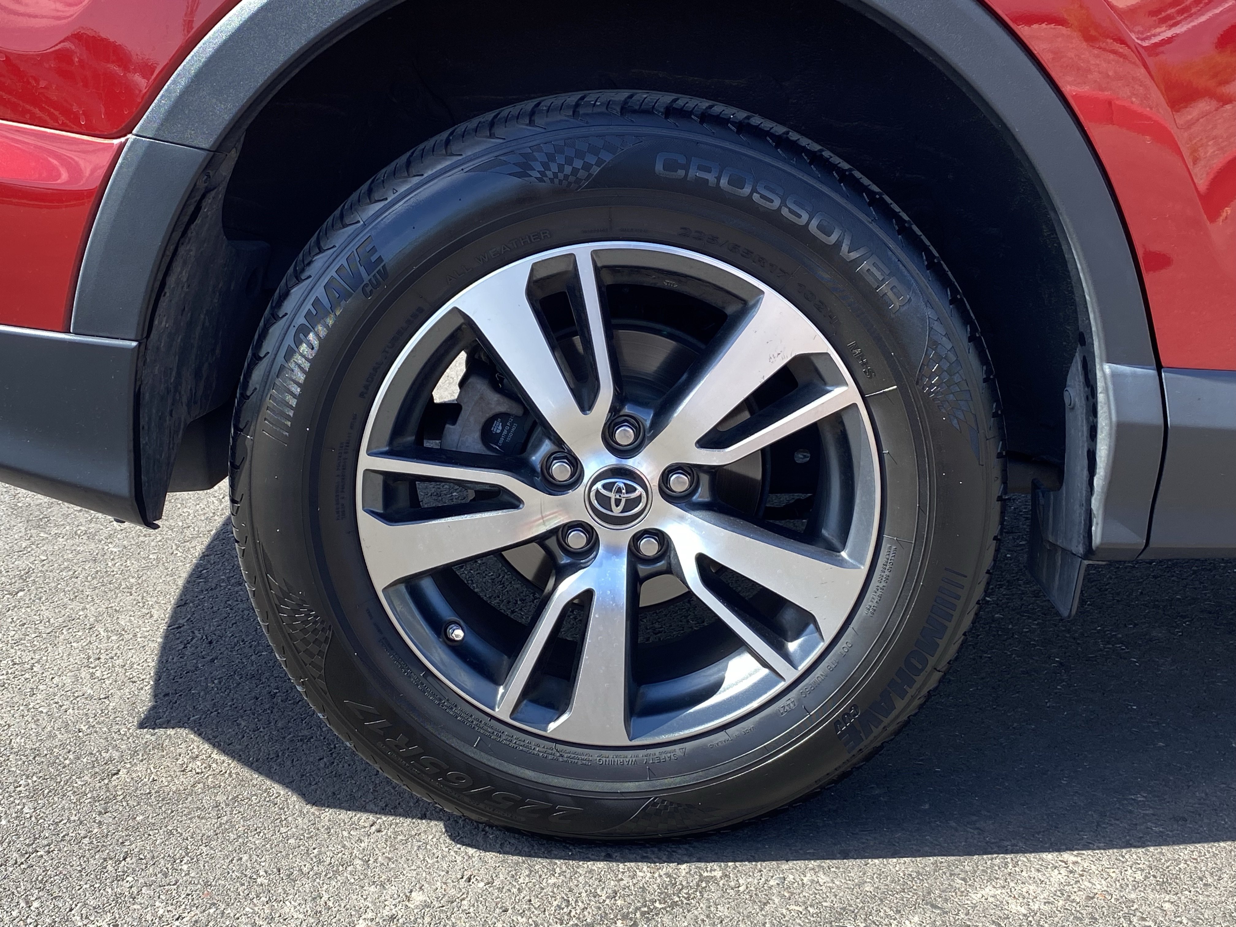 Used 2017 Toyota RAV4 XLE w/ Carpet Mat Package FWD image 9